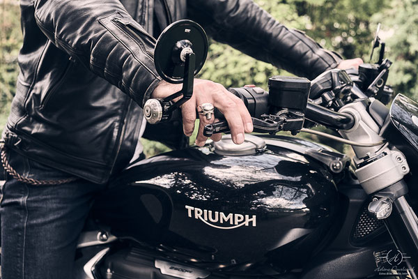 Révélez votre côté sauvage avec un shooting photo moto en plein air