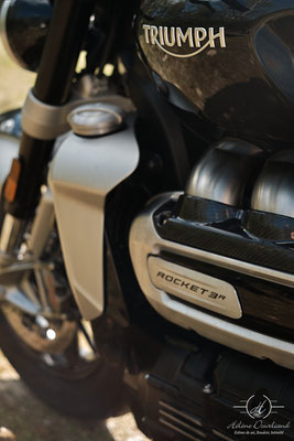 Vivez l'audace avec un shooting photo mettant en vedette la Triumph Rocket