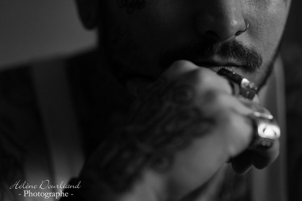 portrait homme tatoueur