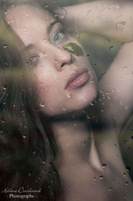 idée shooting photo femme avec un insecte