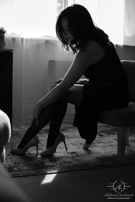Femme réalisant une séance photo après un changement de vie important