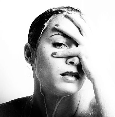 idée shooting photo femme avec du lait