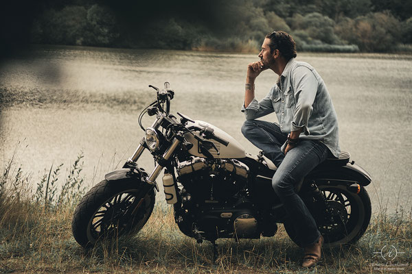 shooting photo moto homme en HD