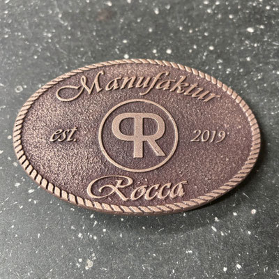 Individuelle Gürtelschnalle nach Kundenwunsch für Manufaktur Rocca. Gefertigt im traditionellen Sandgussverfahren aus massiver Bronze. - Schnallenkunst