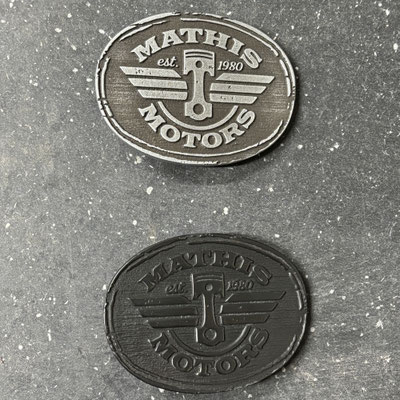 Gürtelschnalle nach Kundenwunsch, handgefertigt aus Zamak im traditionellen Sandgussverfahren, Oberfläche "Vintage" und "Black Smoke". - Schnallenkunst