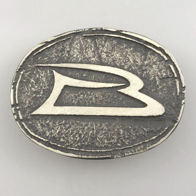 Individuelle Gürtelschnalle / Buckle nach Kundenwunsch. Echte Handarbeit aus massivem Messing mit antik vernickelter Oberfläche. - schnallenkunst