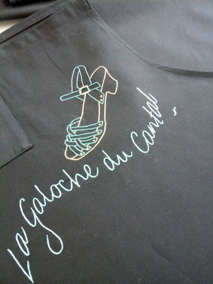 L'Atelier de Couture Nadine GRATACAP. Réalisation personnalisée pour un travail de travail.