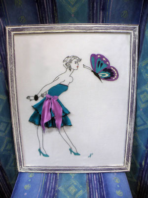 L'Atelier de Couture Nadine GRATACAP. Broderie du logo de l'Atelier de Couture au Lunéville et tissu en relief.