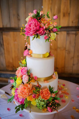 Inspiration wedding cake coloré et exotique