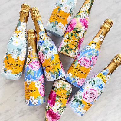 Bouteilles de champagne colorées et personnalisées