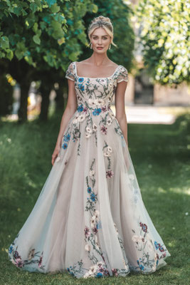 Robe de mariée fleurie à la Bridgerton