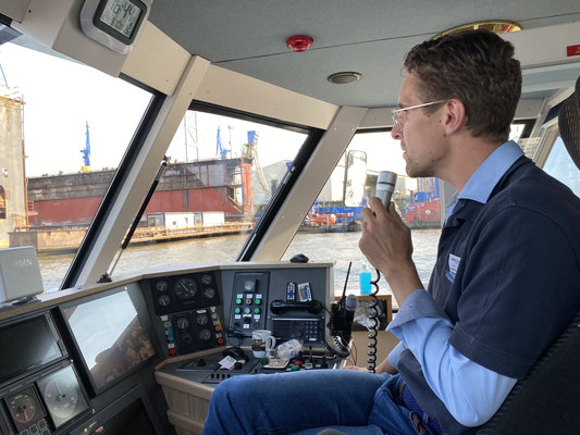 Nils Herforth Schiffsführer der Bergedorfer Schifffahrtslinie.  Foto: Petra Schweim