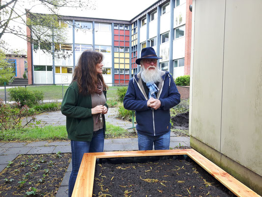 Foto: P.S. Sander Schule in Bergedorf - Vorbesprechung mit der Lehrerin Gabi Hänyes