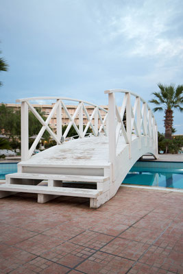 Brücke beim Pool, Hotel Electra Palace, photo: Anna Grünauer