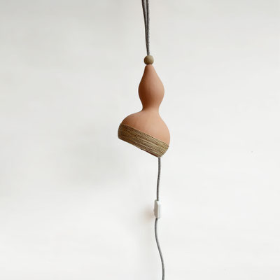 lampe-lampe+poetique-lampe+baladeuse-suspension-createur-francais-fabrication-francaise-made-in-france-sarah+morin-design-luminaire-couleur-artisanat-decoration+wabisabi