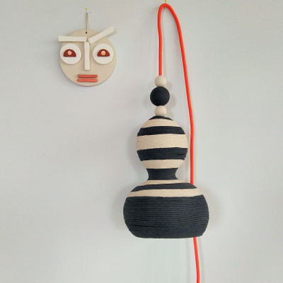 LAMPE+rose-lampe=rayure-lampe=multicolore-suspension-luminaire-lustre+design-sarah+morin-peintures+ressources-fabrication+francaise-compiègne-hautS+DE+FRANCE-design-lampe+ecologique-calebasse-lampe+calebasse