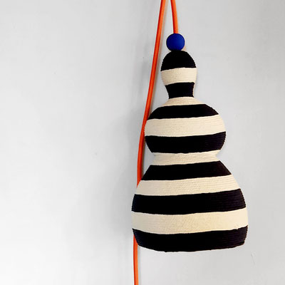 totem-lampe-lampe+baladeuse-suspension-createur-francais-fabrication-francaise-made-in-france-sarah+morin-design-luminaire-couleur-artisanat