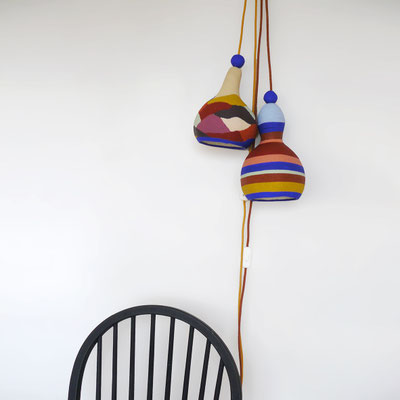 LAMPE+rose-lampe=rayure-lampe=multicolore-suspension-luminaire-lustre+design-sarah+morin-peintures+ressources-fabrication+francaise-compiègne-hautS+DE+FRANCE-design-lampe+ecologique-calebasse-lampe+calebasse