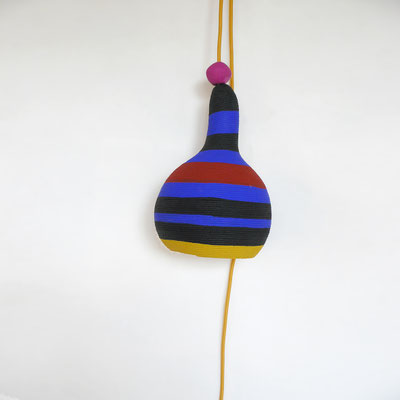 LAMPE+BALADEUSE-suspension-lampe-fabrication+francaise-lumainaire-lampe+design-sarah+morin-calebasse-suspension+multiple-lampe+creative-luminaire+couleur-maison+creative-lampe+designer-Lampe+écologique-peintures+ressources