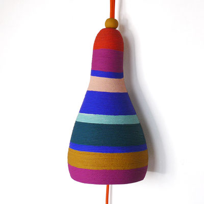 LAMPE+rose-lampe=rayure-lampe=multicolore-suspension-luminaire-lustre+design-sarah+morin-peintures+ressources-fabrication+francaise-compiègne-hautS+DE+FRANCE-design-lampe+ecologique-calebasse-lampe+calebasse
