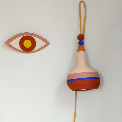 LAMPE+rose-lampe=rayure-lampe=multicolore-suspension-luminaire-lustre+design-sarah+morin-peintures+ressources-fabrication+francaise-compiègne-hautS+DE+FRANCE-design-lampe+ecologique-calebasse-lampe+calebasse