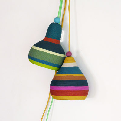 LAMPE+rose-lampe=rayure-lampe=multicolore-suspension-luminaire-lustre+design-sarah+morin-peintures+ressources-fabrication+francaise-compiègne-hautS+DE+FRANCE-design-lampe+ecologique-calebasse-lampe+calebasse