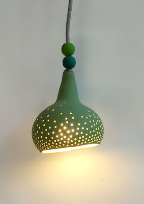 lampe+poetique-lampe+baladeuse-suspension-createur-francais-fabrication-francaise-made-in-france-sarah+morin-design-luminaire-couleur-artisanat