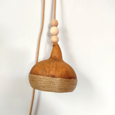lampe-lampe+poetique-lampe+baladeuse-suspension-createur-francais-fabrication-francaise-made-in-france-sarah+morin-design-luminaire-couleur-artisanat-decoration+wabisabi