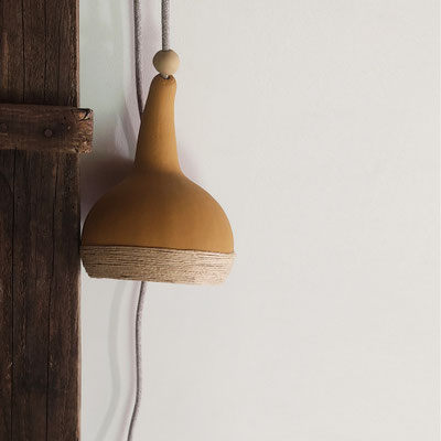 lampe-lampe+poetique-lampe+baladeuse-suspension-createur-francais-fabrication-francaise-made-in-france-sarah+morin-design-luminaire-couleur-artisanat-decoration+wabisabi