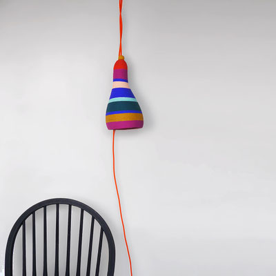 LAMPE+rose-lampe=rayure-lampe=multicolore-suspension-luminaire-lustre+design-sarah+morin-peintures+ressources-fabrication+francaise-compiègne-hautS+DE+FRANCE-design-lampe+ecologique-calebasse-lampe+calebasse