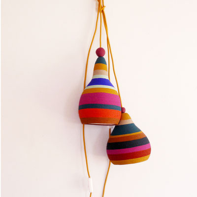 LAMPE+rose-lampe=rayure-lampe=multicolore-suspension-luminaire-lustre+design-sarah+morin-peintures+ressources-fabrication+francaise-compiègne-hautS+DE+FRANCE-design-lampe+ecologique-calebasse-lampe+calebasse