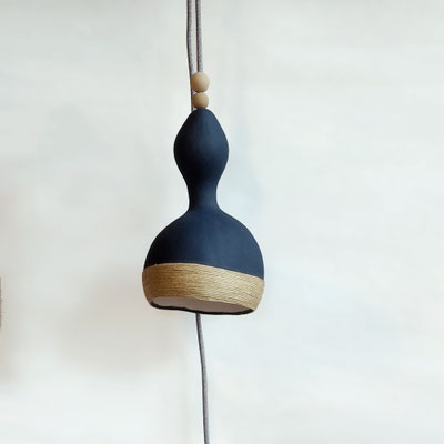 lampe-lampe+poetique-lampe+baladeuse-suspension-createur-francais-fabrication-francaise-made-in-france-sarah+morin-design-luminaire-couleur-artisanat-decoration+wabisabi