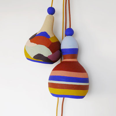 LAMPE+rose-lampe=rayure-lampe=multicolore-suspension-luminaire-lustre+design-sarah+morin-peintures+ressources-fabrication+francaise-compiègne-hautS+DE+FRANCE-design-lampe+ecologique-calebasse-lampe+calebasse