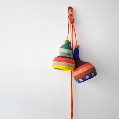 lampe-lampe+baladeuse-suspension-createur-francais-fabrication-francaise-made-in-france-sarah+morin-design-luminaire-couleur-artisanat