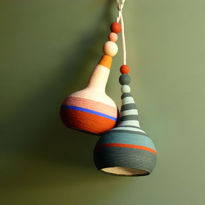 LAMPE+rose-lampe=rayure-lampe=multicolore-suspension-luminaire-lustre+design-sarah+morin-peintures+ressources-fabrication+francaise-compiègne-hautS+DE+FRANCE-design-lampe+ecologique-calebasse-lampe+calebasse