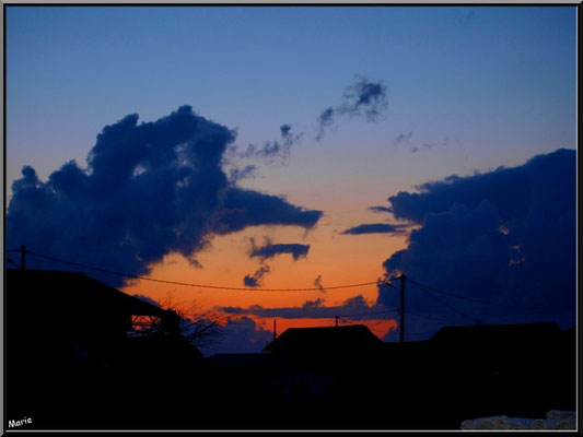 Coucher du soleil sur les cabanes
