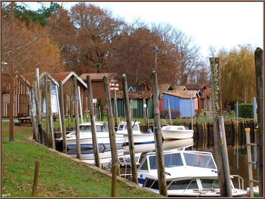 Le port de Biganos et ses cabanes colorées (Bassin d'Arcachon)