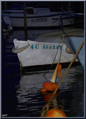 Corps-mort, bateaux et reflets de nuit