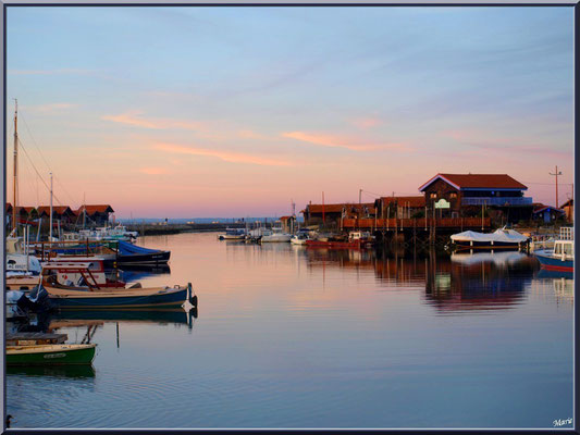 Port de Larros au soleil couchant