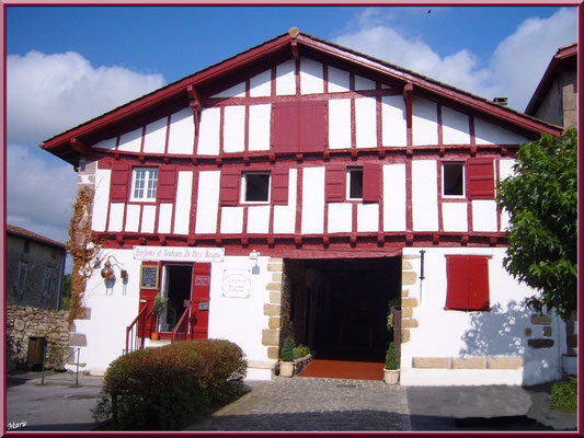 Aïnoha : maison basque et boutiques spécialités basques (Pays Basque français)