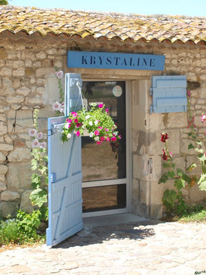 Boutique dans une ruelle à Talmont-sur-Gironde (Charente-Maritime) 