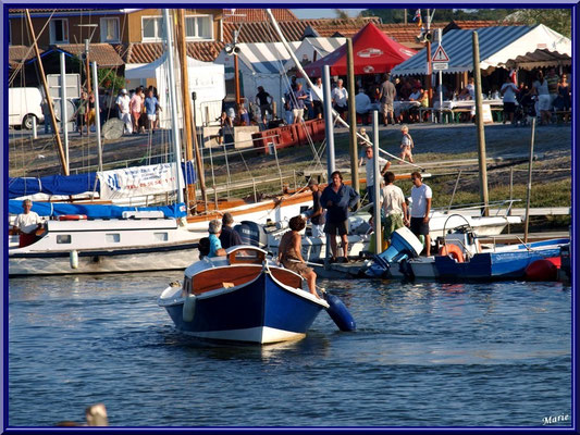 Pinasse sortant du port