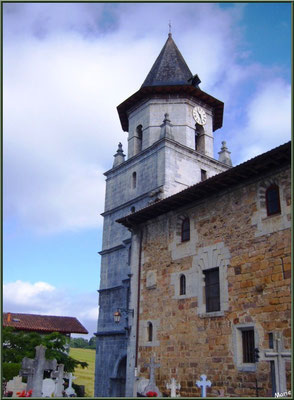 Aïnoha : l'église Notre Dame de l'Assomption et le cimetière (Pays Basque français)