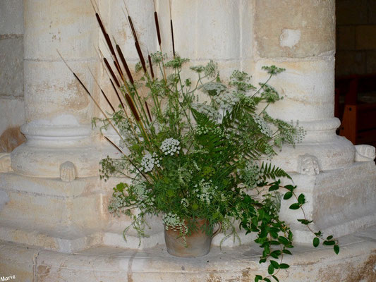 Eglise Sainte Radegonde de Talmont-sur-Gironde (Charente-Maritime) : bouquet floral 