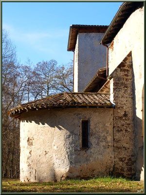 Eglise St Michel du Vieux Lugo à Lugos (Gironde) : façade Sud-Est