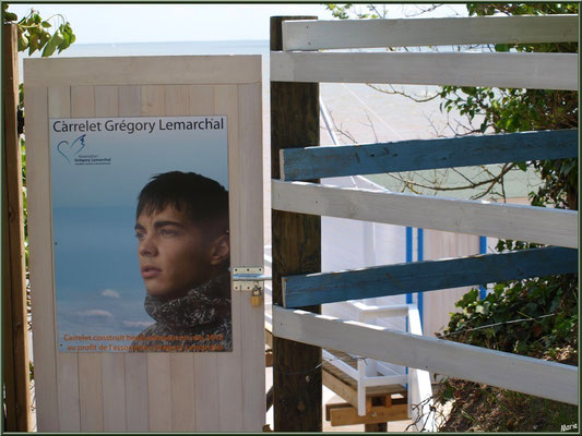 Un carrelet à ponton, au profit de l'Association Grégory Lemarchal (lutte contre la mucoviscidose), en bord de la Gironde à Talmont-sur-Gironde (Charente-Maritime)