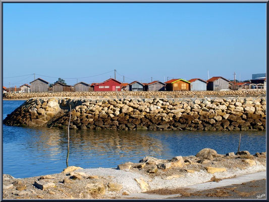 Port de Larros vu depuis le port du Canal 