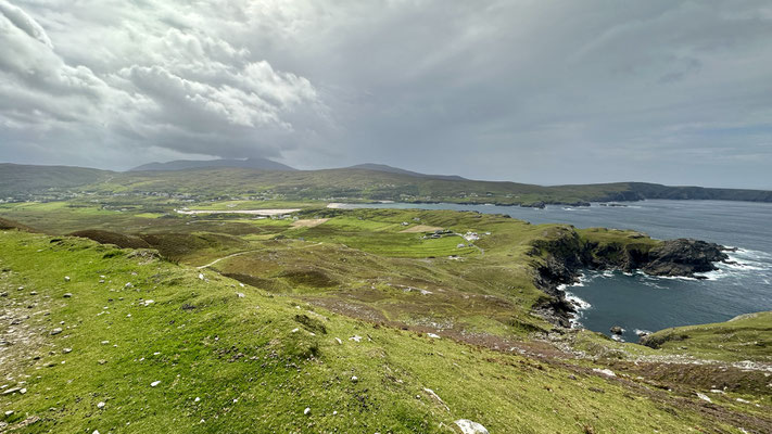 Auch in Donegal spielt der Roman. Hier die Gegend um Glencolumbkille.