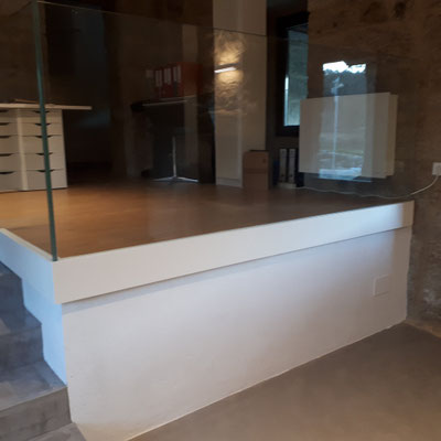 Balustrade van glas is nu helemaal klaar
