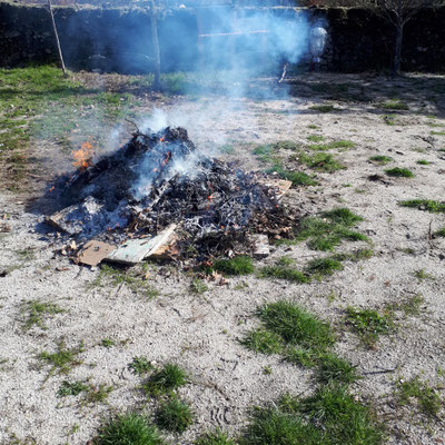 Weer lekker tuinafval verbrand